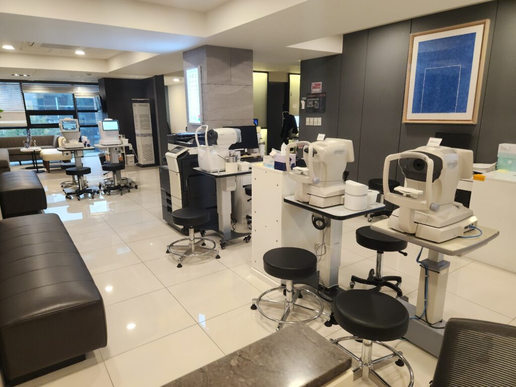 라식부작용 줄이려면? 스마일라식안과 선택 시 꼭 알아야 할 핵심 정보 6 KakaoTalk 20240902 112427634 17