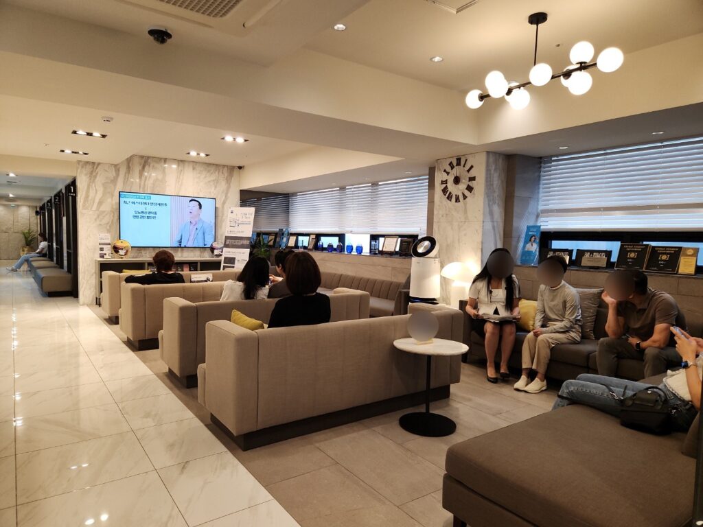 라식부작용 줄이려면? 스마일라식안과 선택 시 꼭 알아야 할 핵심 정보 9 KakaoTalk 20240904 121457873 03